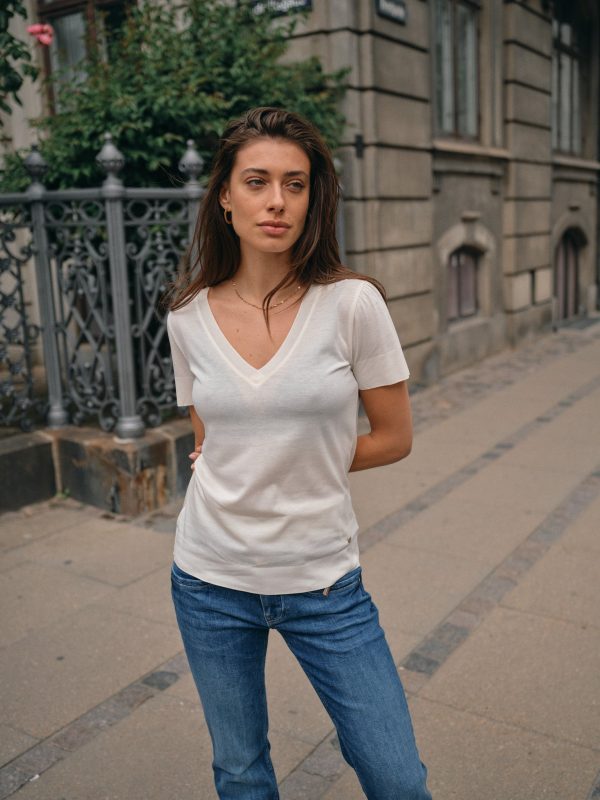 MMNarelle V-Neck Stud Tee